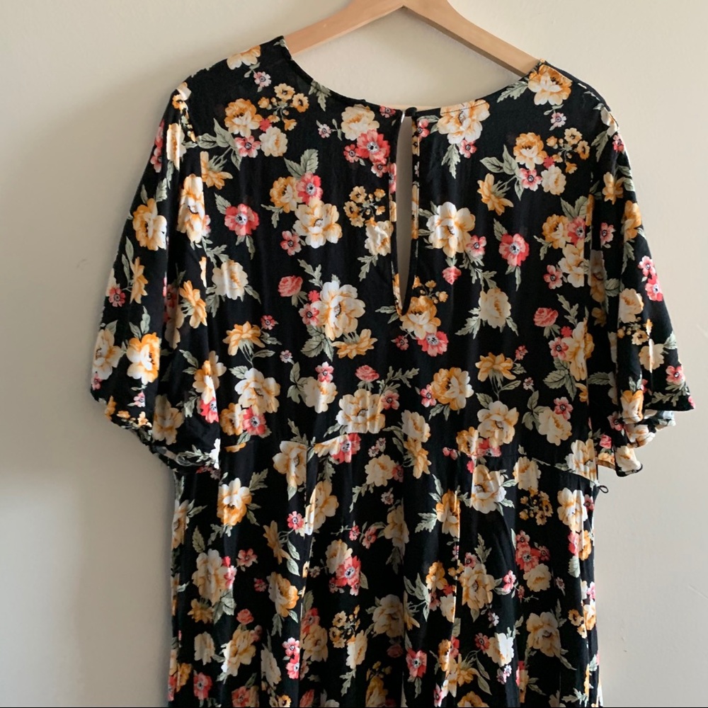 Torrid Floral Challis Faux Wrap Dress Size 3 - Picture 4 of 8